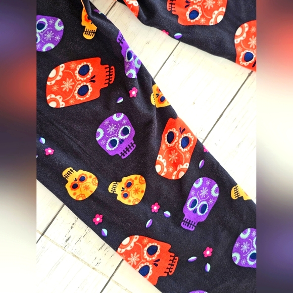 Lularoe Halloween Goth Sugar Skull Black, Purple & Orange Butter Soft Leggings - Picture 10 of 13